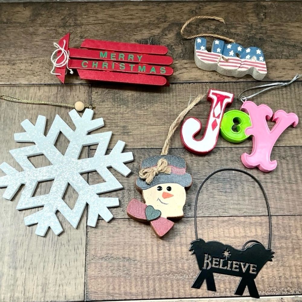 Christmas Tree Ornaments Set of 6 Variety Multicolor Holiday Decor